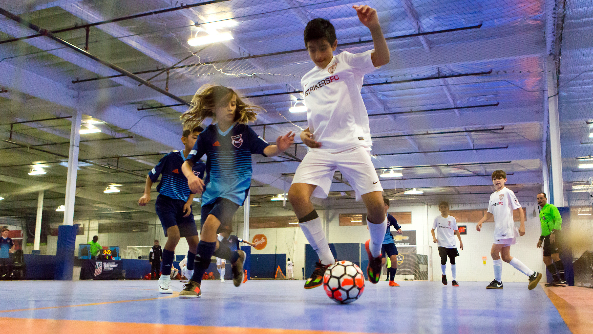 7 Expert Tips for Choosing Futsal Kids Shoes: The Ultimate Parent's Buying Guide