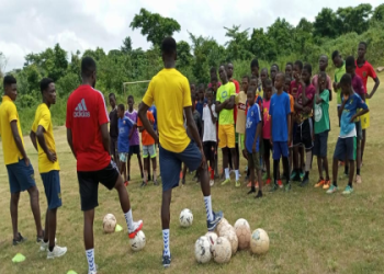 7 Expert Tips for Choosing the Ultimate Youth Referee Shirt: A Complete Guide for Parents and Coaches