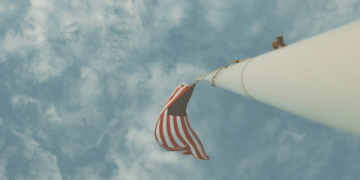 7 Expert Insights: Portugal vs US Comparison Guide for Relocation and Travel Decisions